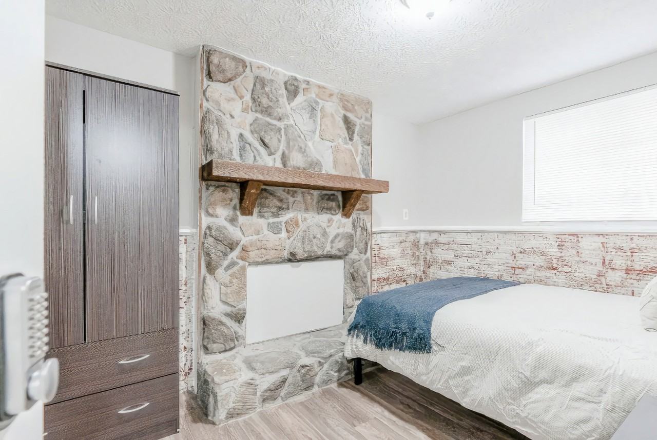 Kristen Cv - Photo 7 of 10