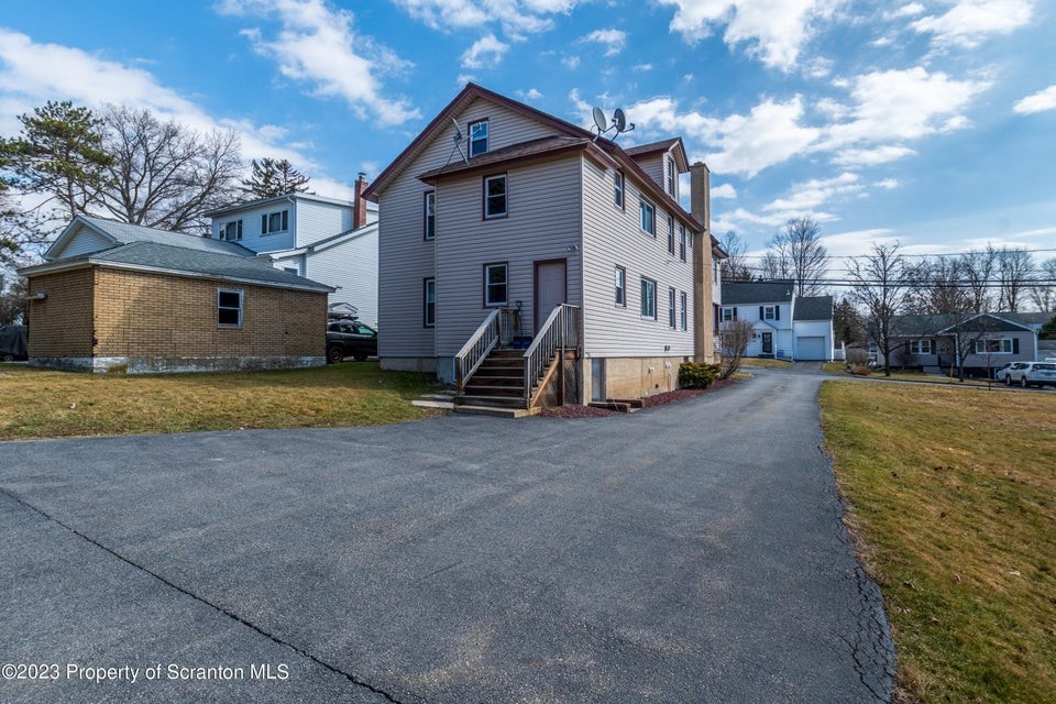 517 Highland Ave - Photo 3 of 28