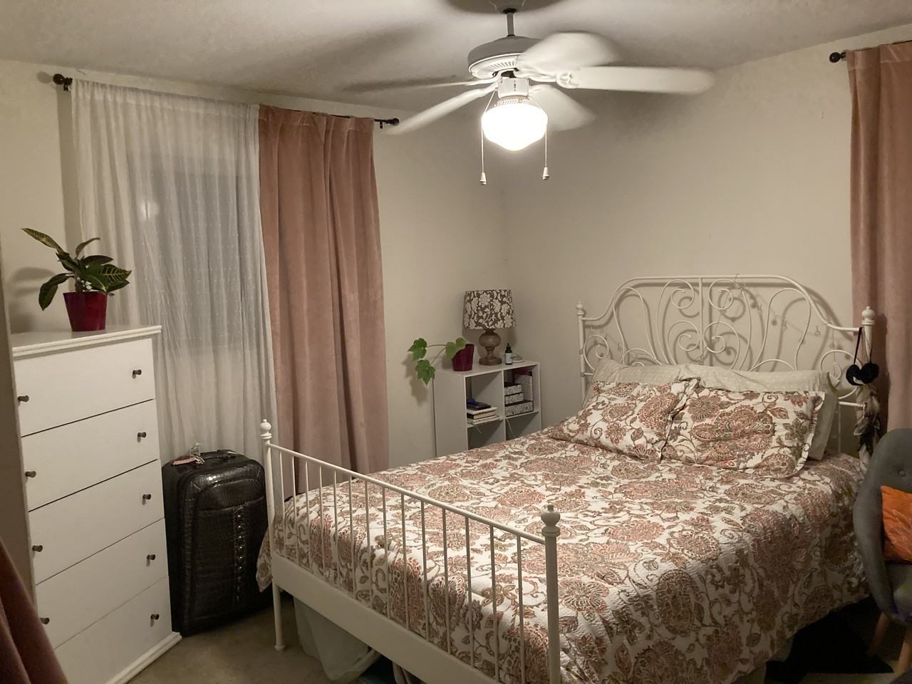 1086 Como Avenue - Photo 6 of 11