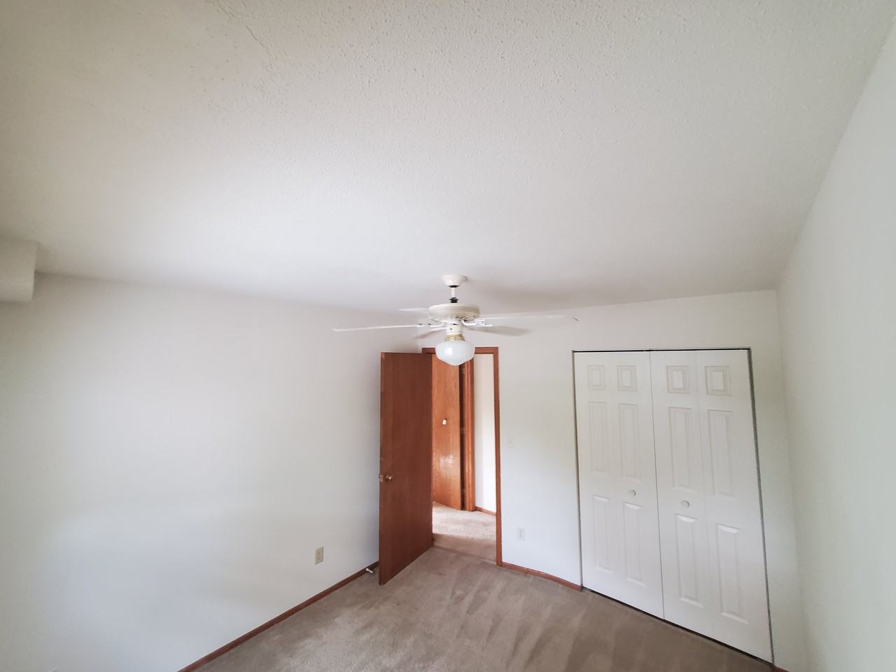 1086 Como Avenue - Photo 5 of 11