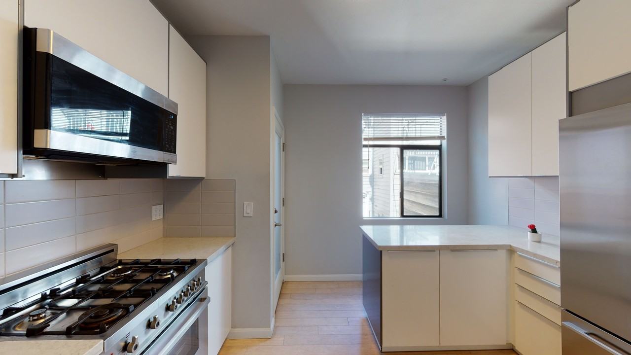 616 Natoma Street #A - Photo 4 of 23