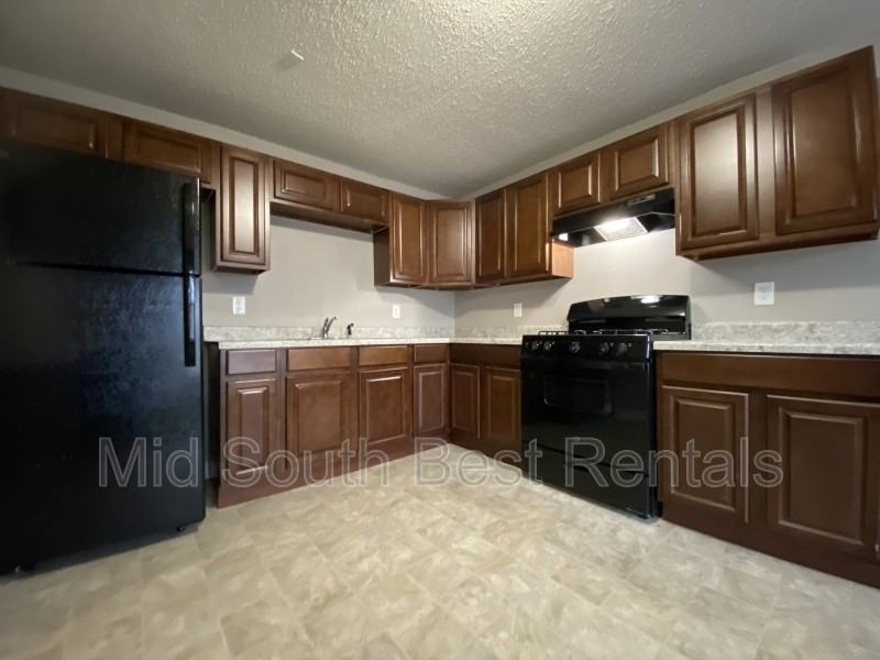 2820 S State St - Photo 5 of 11