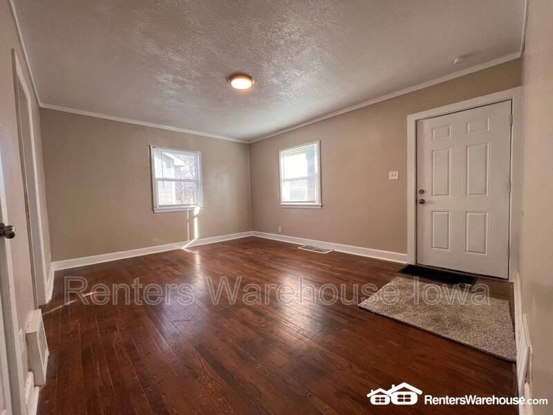 334 E Edison Ave - Photo 2 of 17