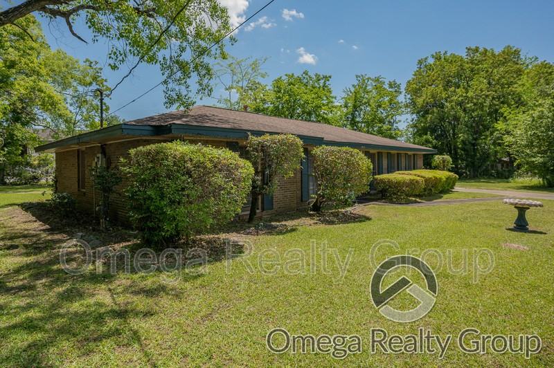 3613 Baldwin Brook Ct - Photo 2 of 47