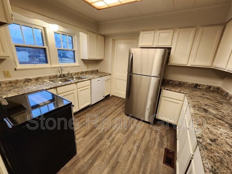1700 Blaine Ave - Photo 3 of 8