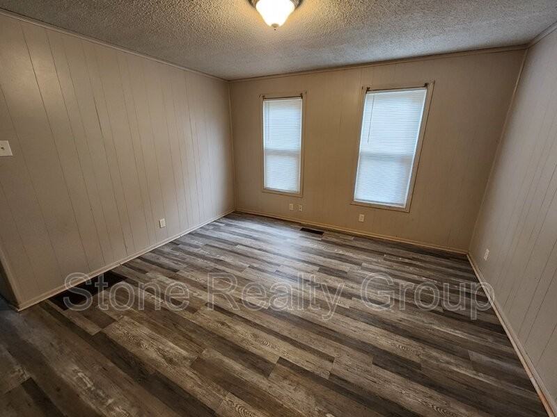 1719 N 16th St - Photo 2 of 10
