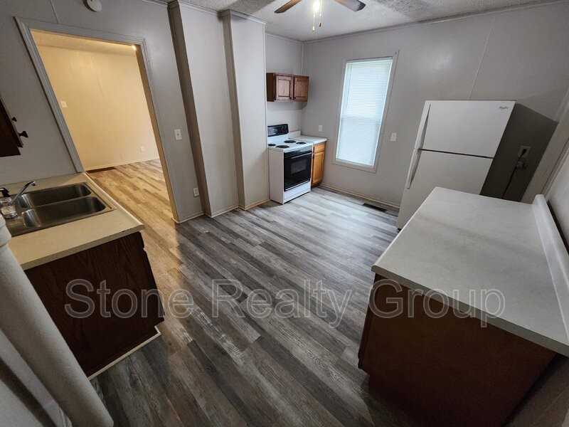 1719 N 16th St - Photo 3 of 10