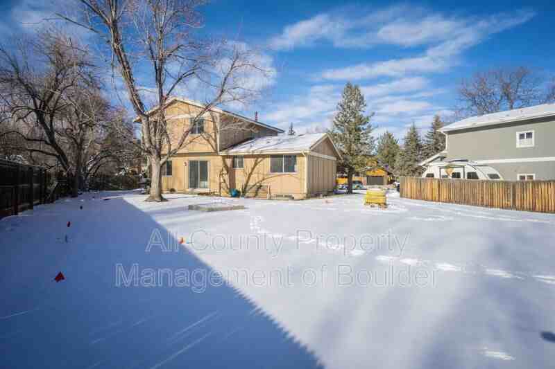 4224 Redwood Pl - Photo 3 of 20