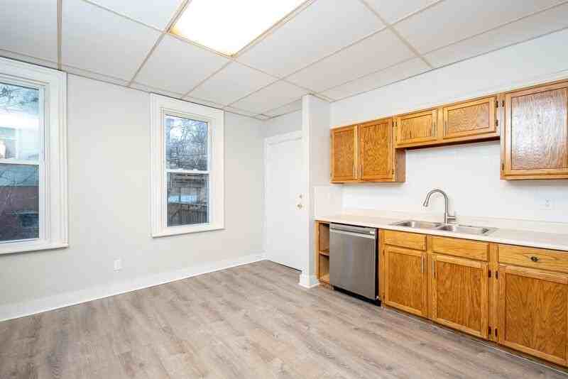 56 Thompson St - Photo 2 of 20
