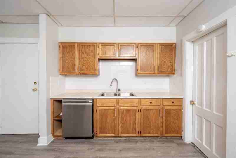 56 Thompson St - Photo 3 of 20