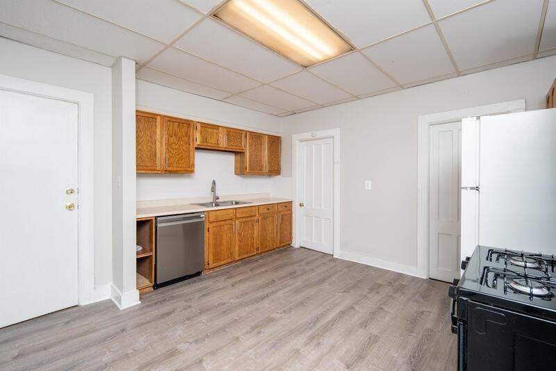 56 Thompson St - Photo 5 of 20