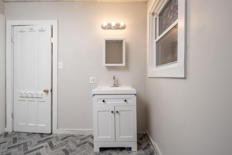 56 Thompson St - Photo 6 of 20