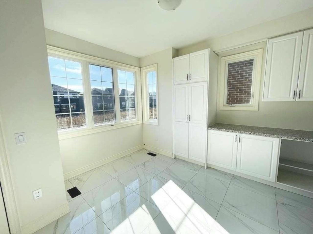 30 Cattail Crescent - Photo 3 of 8