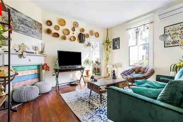 4321 Burgundy - Photo 4 of 17