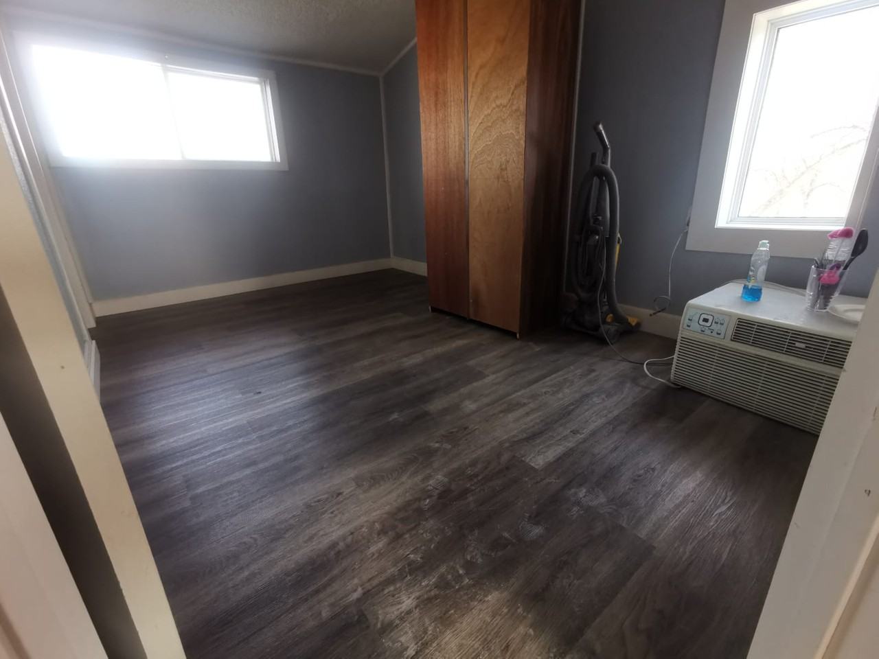 235 Dumoulin St - Photo 2 of 10