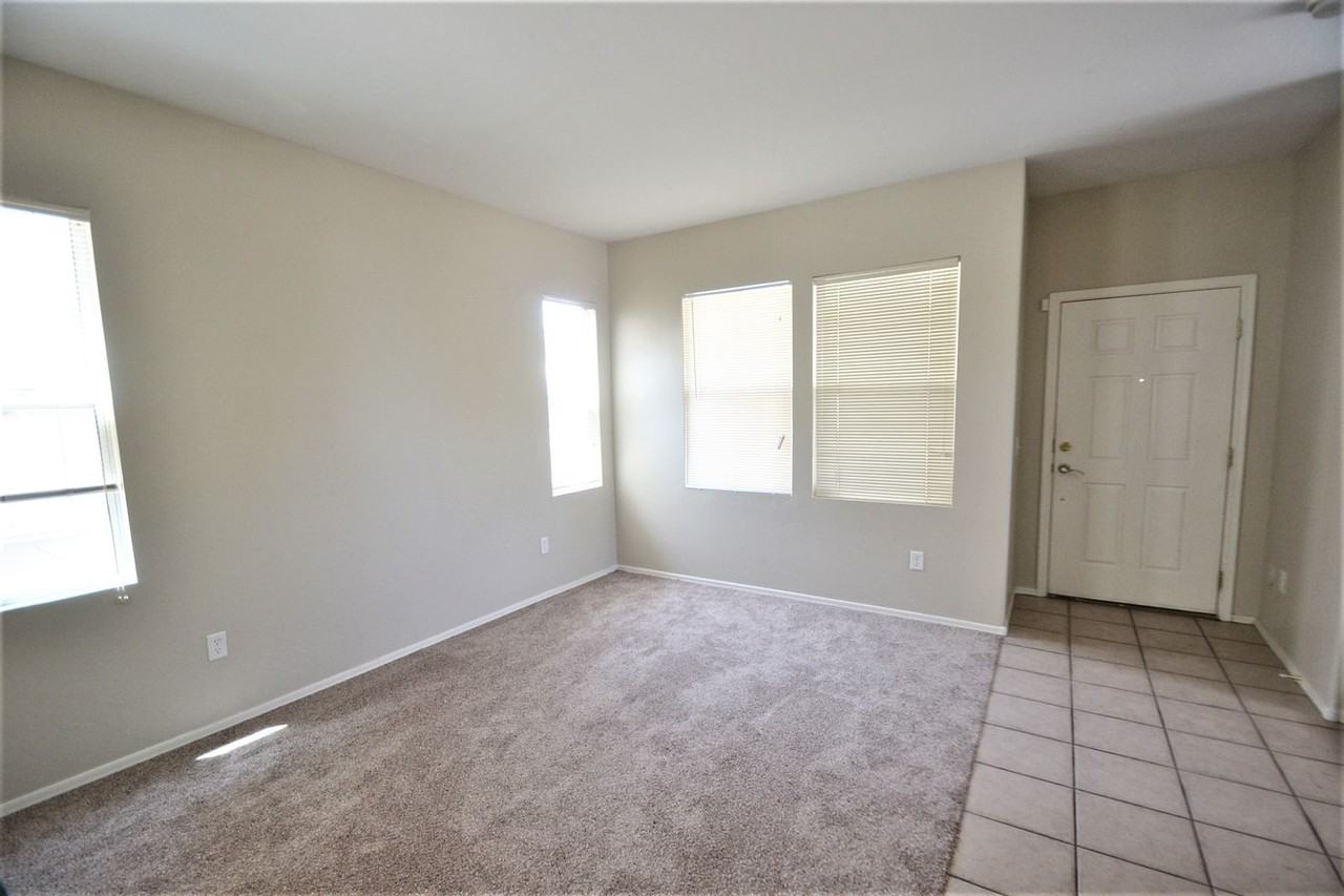 4205 W Irwin Ave - Photo 2 of 12