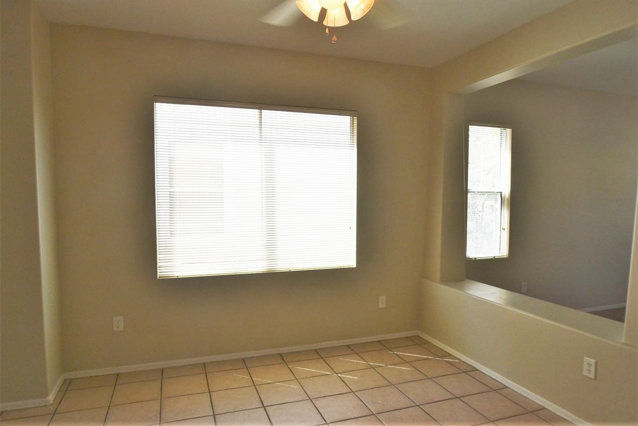 4205 W Irwin Ave - Photo 3 of 12