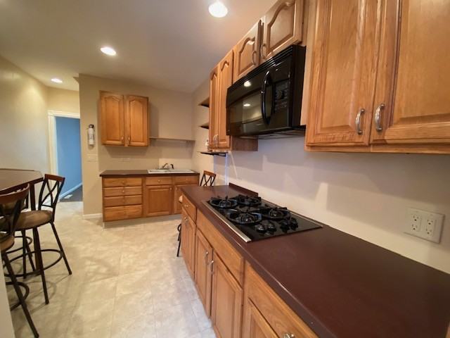 427 E Wall St #1 - Photo 4 of 18