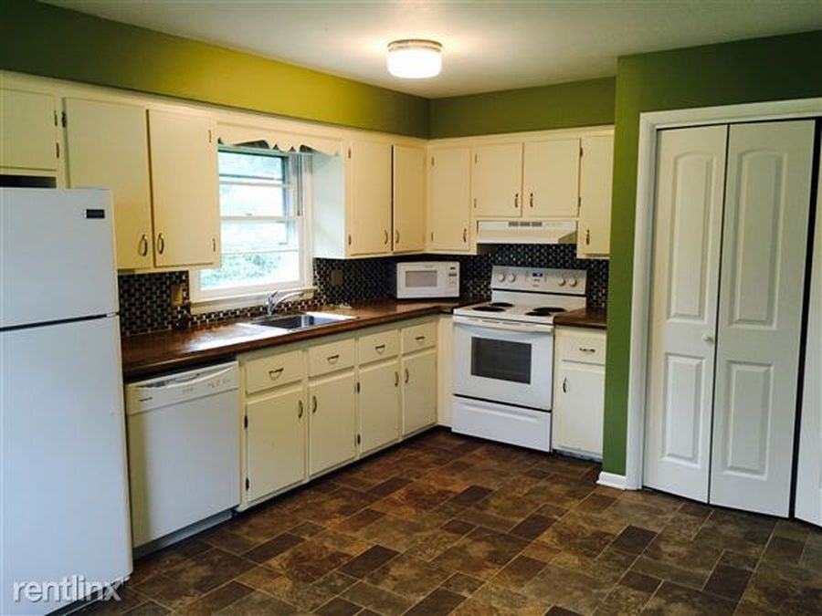 1405 Arbutus Drive #1 - Photo 2 of 16