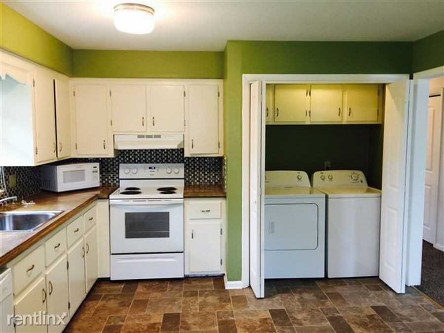 1405 Arbutus Drive #1 - Photo 3 of 16