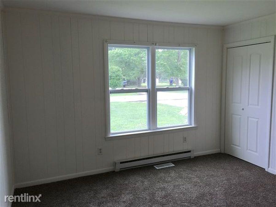 1405 Arbutus Drive #1 - Photo 7 of 16