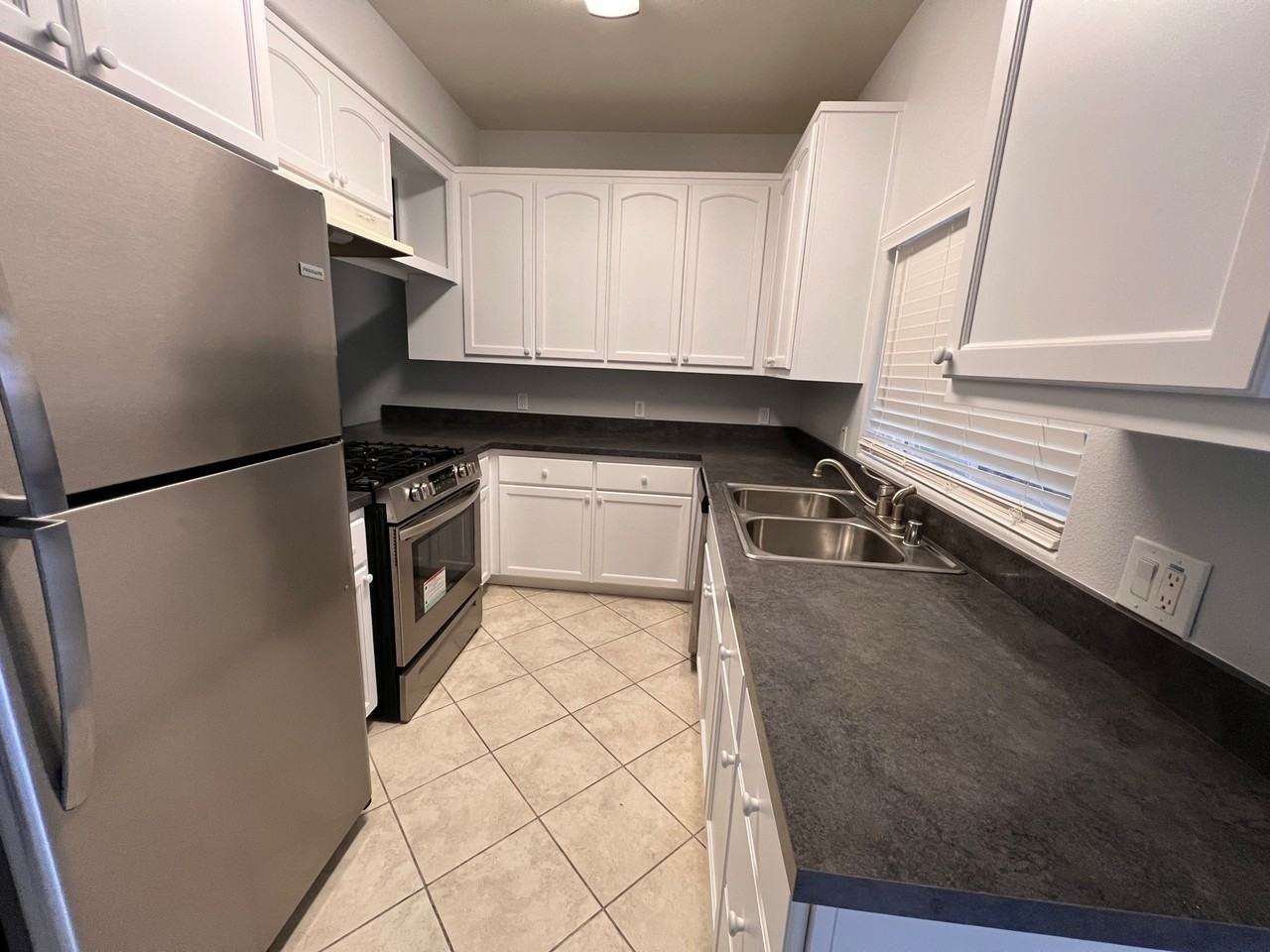 813 F Street #2 - Photo 5 of 12