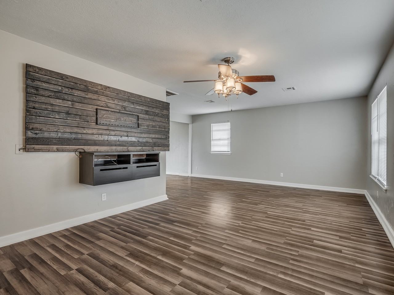 2605 Nw 113th St #1 - Photo 6 of 48