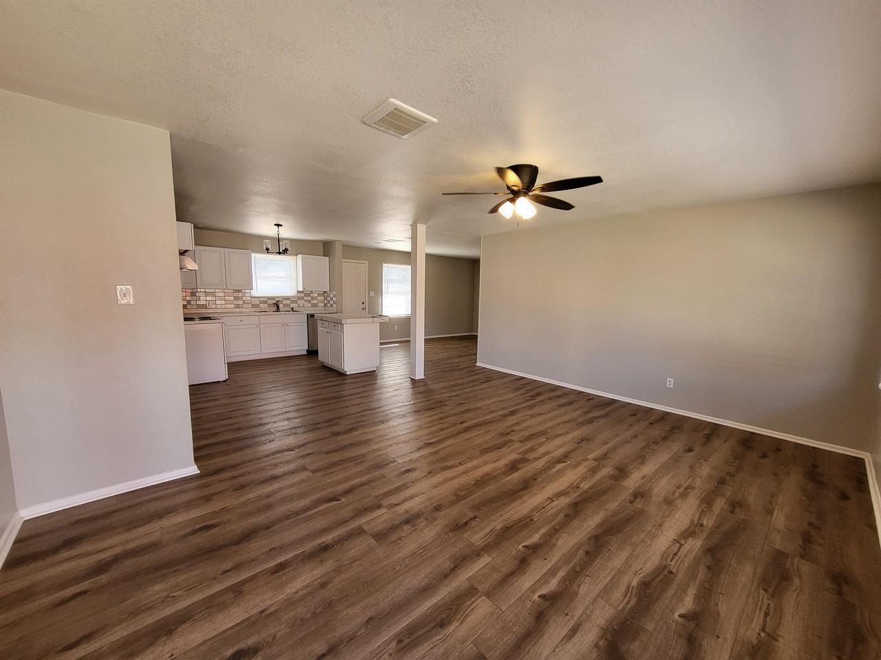 3309 Thomas Ave #1 - Photo 2 of 12