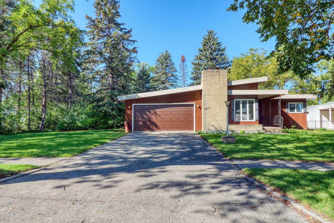 1817 14th St S #1 - Photo 2 of 40