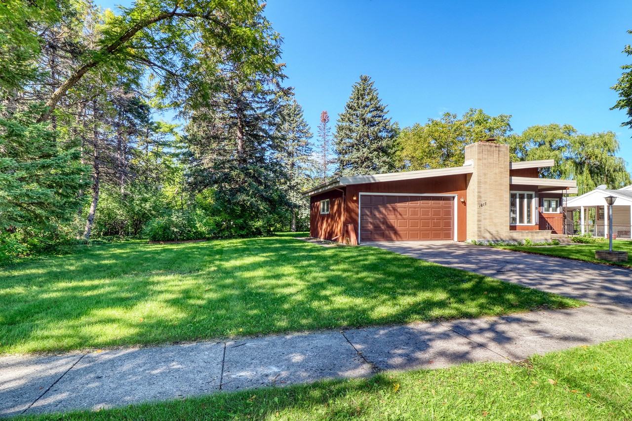 1817 14th St S #1 - Photo 3 of 40