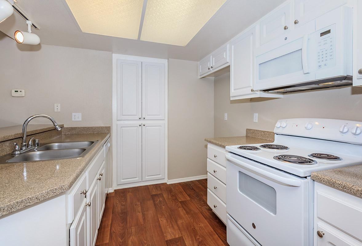 28520 Wood Canyon Dr - Photo 3 of 11