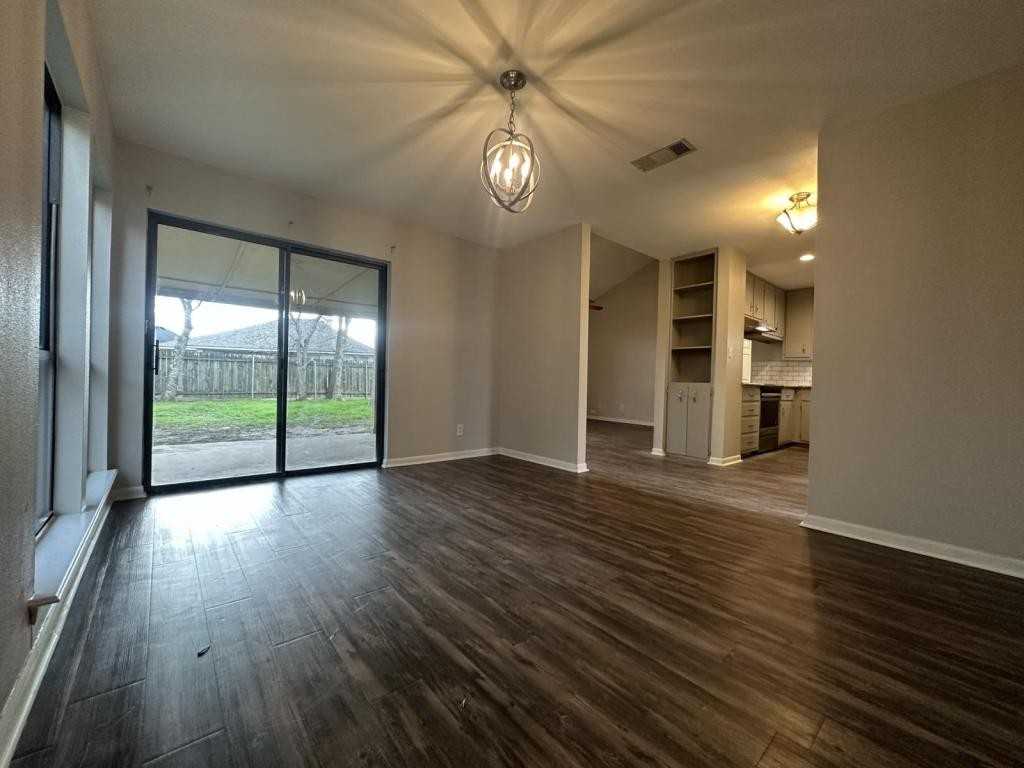 105 Ivanhoe Dr - Photo 6 of 19