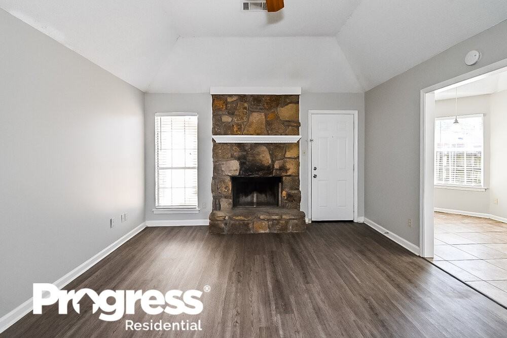 5382 Crystal Oak Dr - Photo 3 of 21
