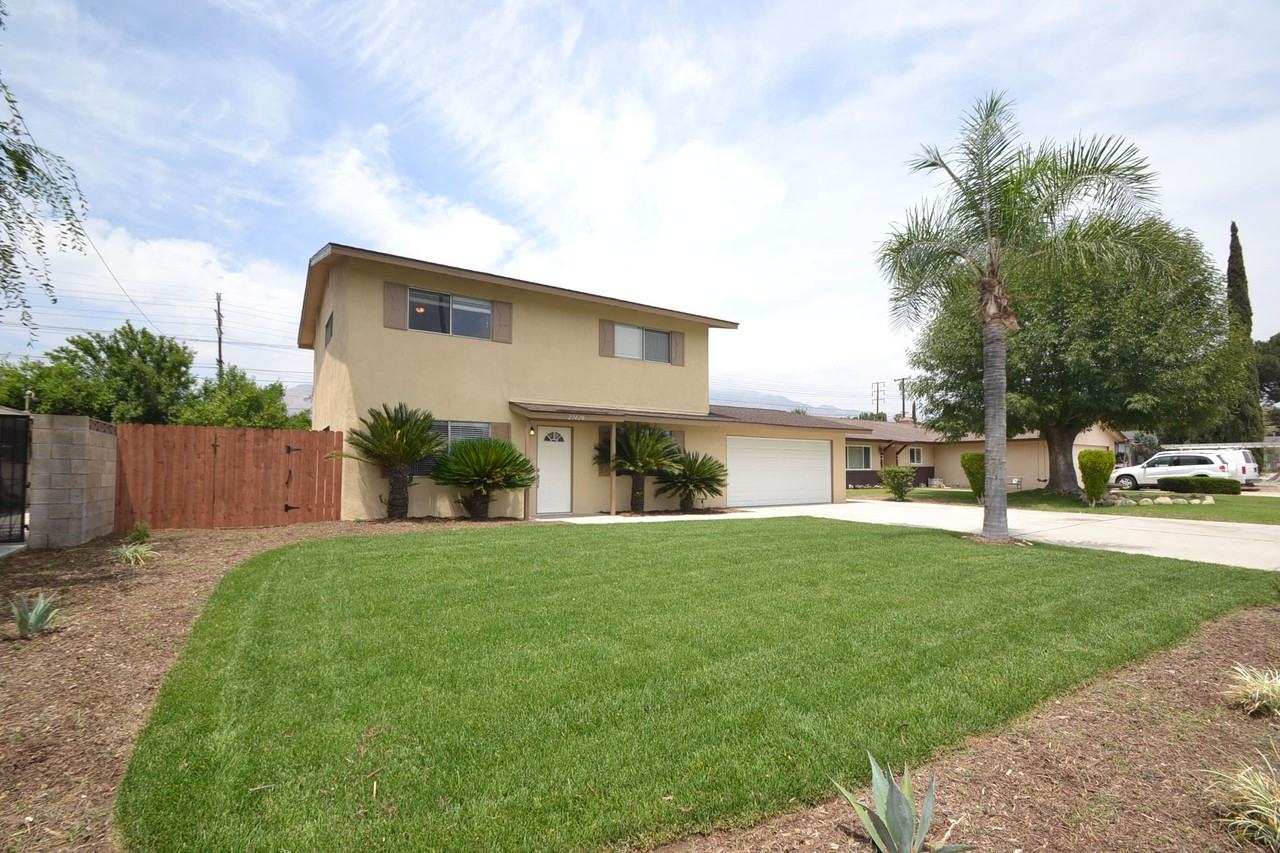 27420 Hibiscus St - Photo 2 of 6