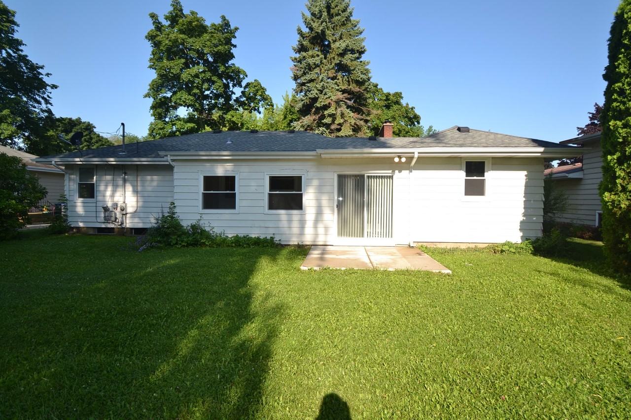 2003 Chestnut St - Photo 2 of 7