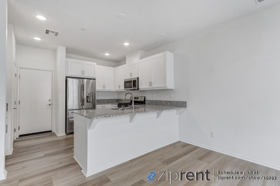 35135 Blossom Pl - Photo 2 of 21