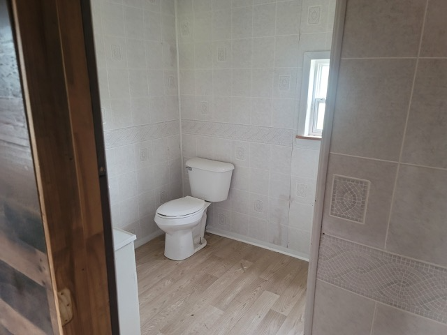 811 Carlow St - Photo 2 of 5