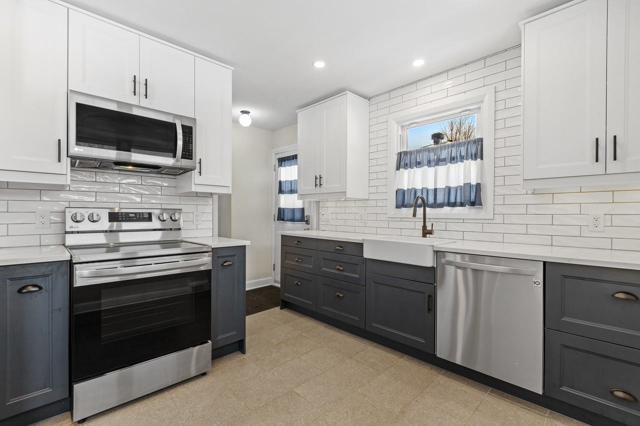 1598 Digby Street 1 Apartments 1598 Digby St, Ottawa, ON K1G 0P6