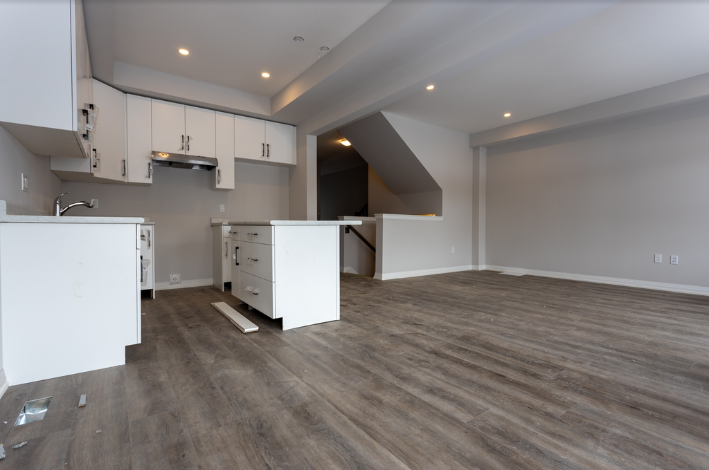 4552 Portage Road - 106 - Photo 2 of 11