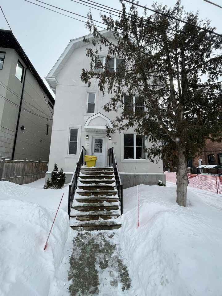 192 Fifth Avenue 4 Apartments 192 Fifth Ave, Ottawa, ON K1S 2M9