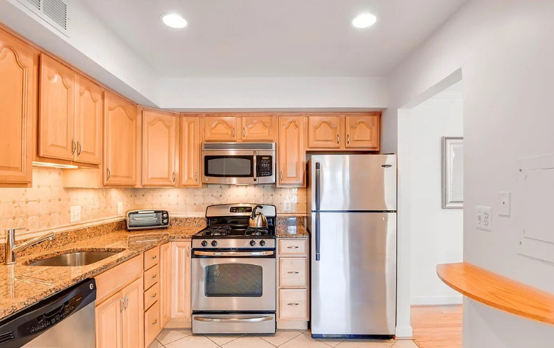 20 Monroe St - Photo 2 of 14