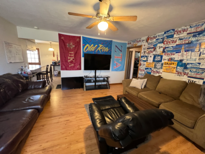 1111 S Orchard St - Photo 2 of 17