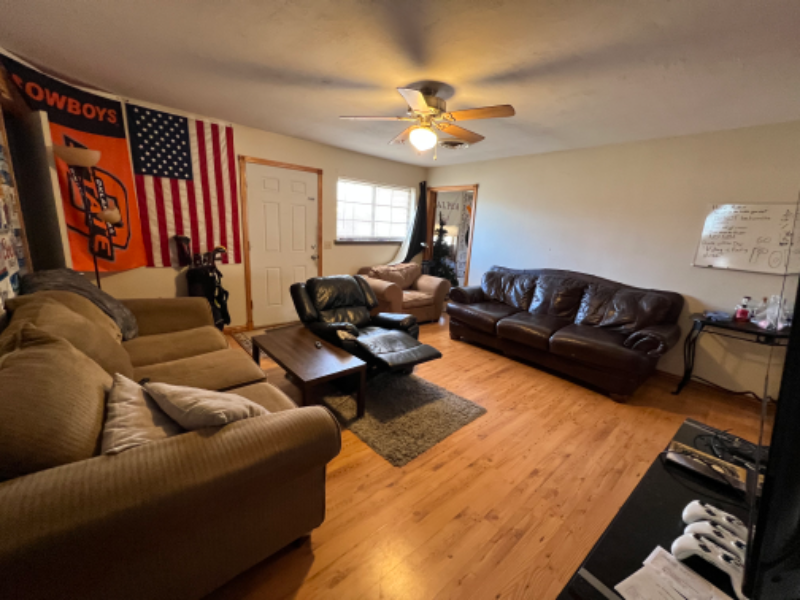 1111 S Orchard St - Photo 3 of 17