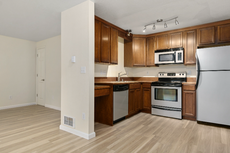 18209 96th Ave Ne - Photo 2 of 7