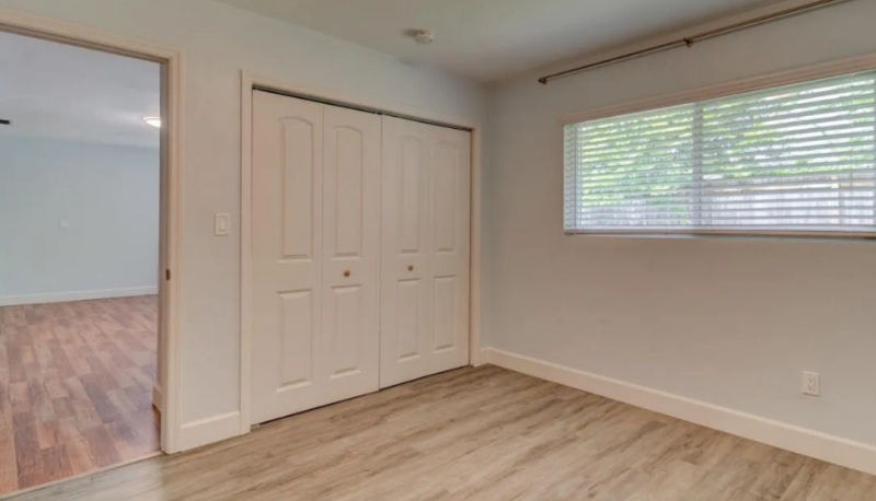 1462 Roosevelt Boulevard - Photo 5 of 13