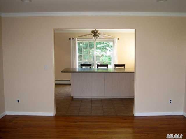 308 Cedarhurst St - Photo 3 of 14