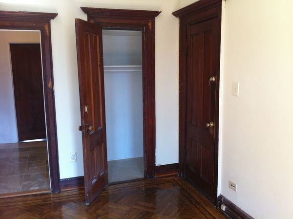 Hancock St and Throop Ave - Photo 2 of 10