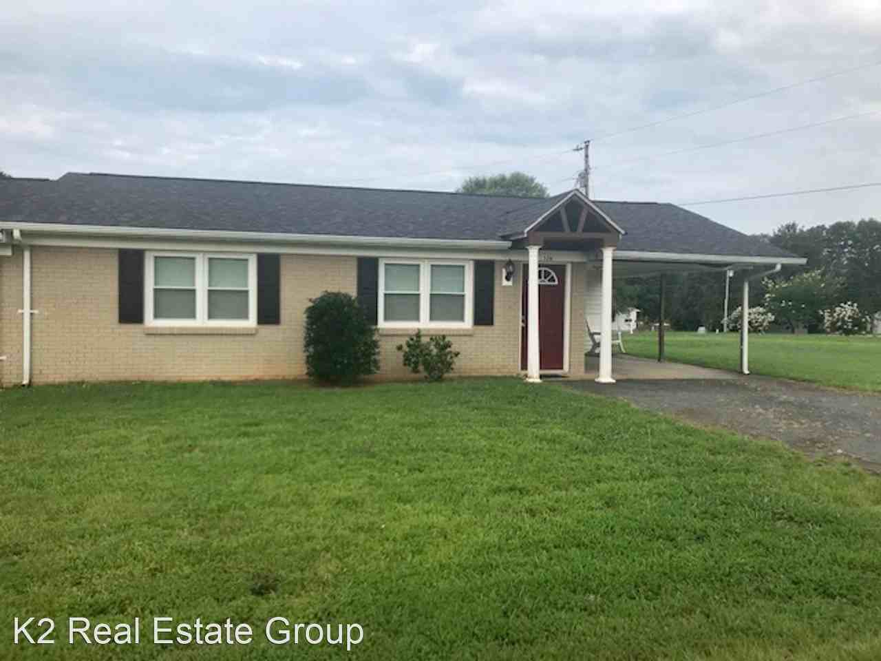 1326 Dartwood Ln - Photo 2 of 10