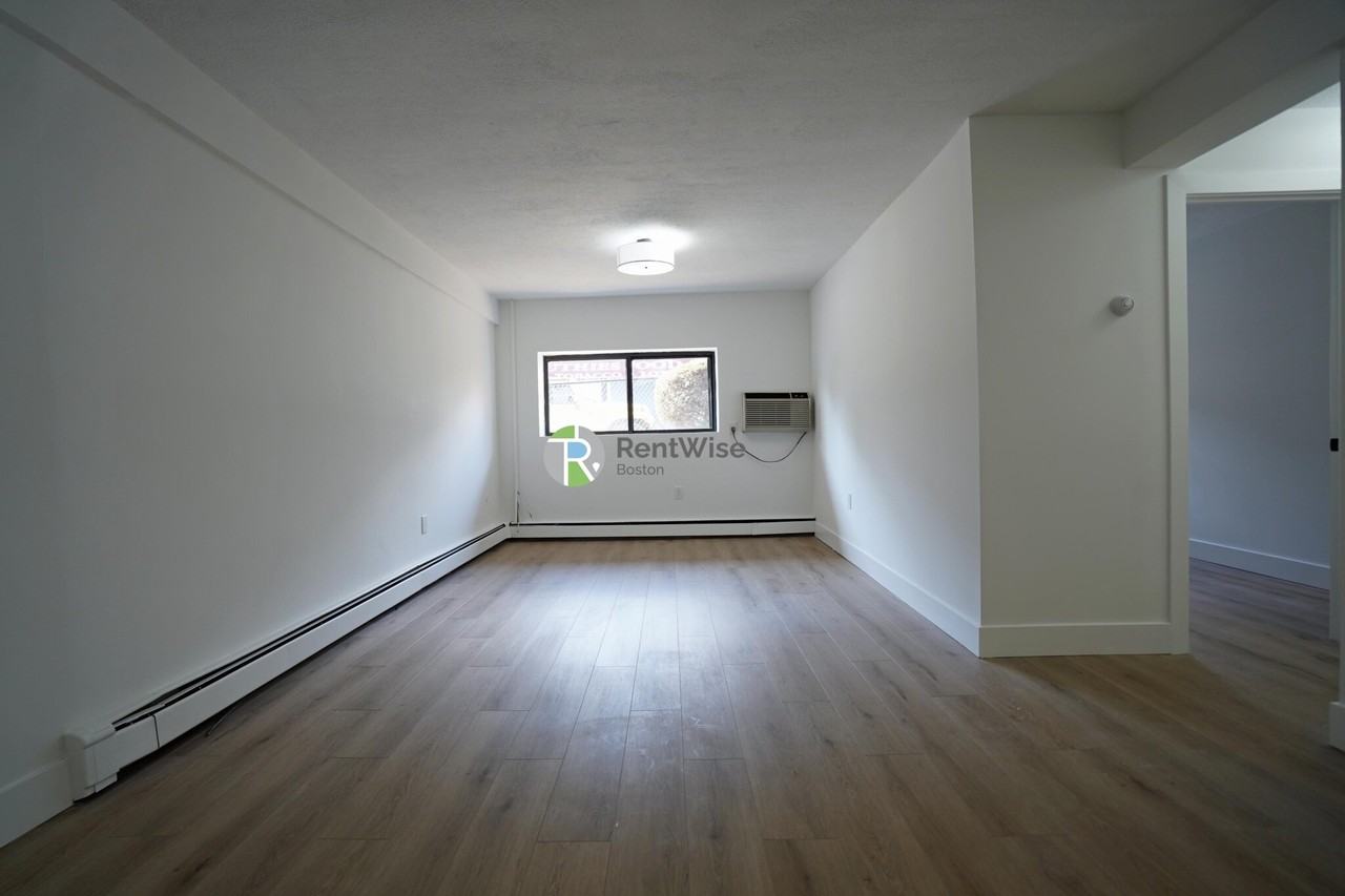 741 E 6th St #1 - Photo 2 of 43