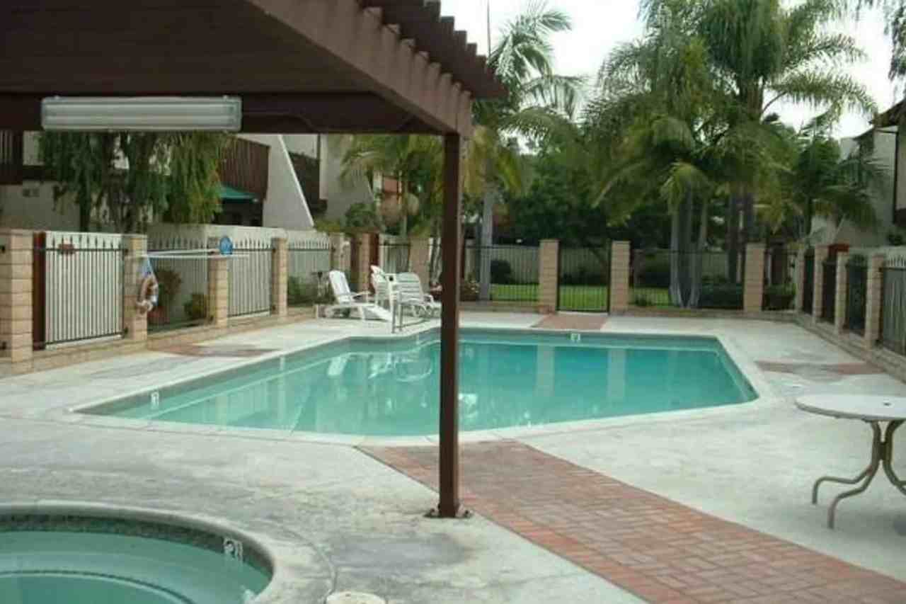 14350 Yukon Ave - Photo 2 of 19